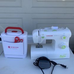 Singer Esteem II Sewing Machine With Extras