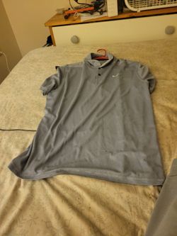 Nike Dri Fit Golf Shirt Like New 