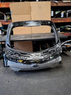 2017-2018-2019-2020-2021-2022 TOYOTA PRIUS PRIME LIFTGATE OEM USED #11698