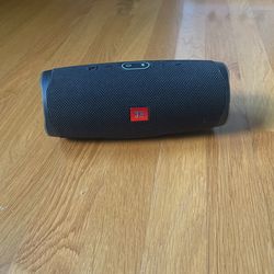 JBL Charge 4
