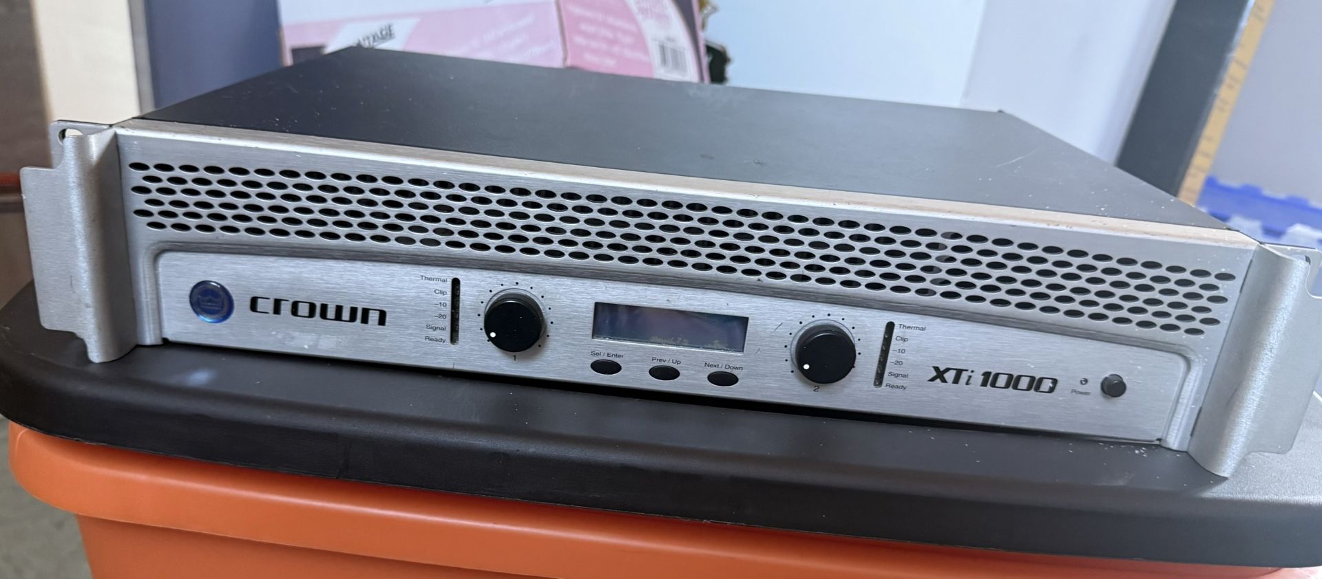 Crown XTi 1000 Professional Stereo Power Amplifier 