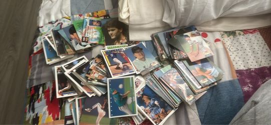 Large Lot of Vintage Baseball Cards