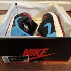 AIR JORDAN 1 RETRO LOW OG - W 11 / M 9.5 CZ0775-046 UNC TO CHICAGO I RED BLUE