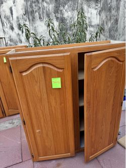 Kitchen  overhead cabinet set