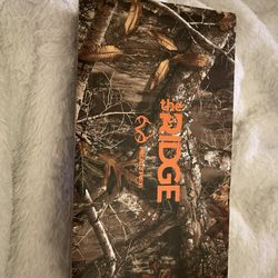 BNWT Ridge Wallet Realtree (Cash Strap and Money Clip)