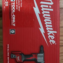 Milwaukee Rivet Tool M12 Read Below 