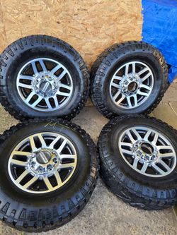 Ford f250 or f350 rims 285 75 18
