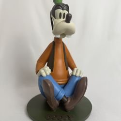 Disney Goofy Sitting Sculpture – Collectible Figure