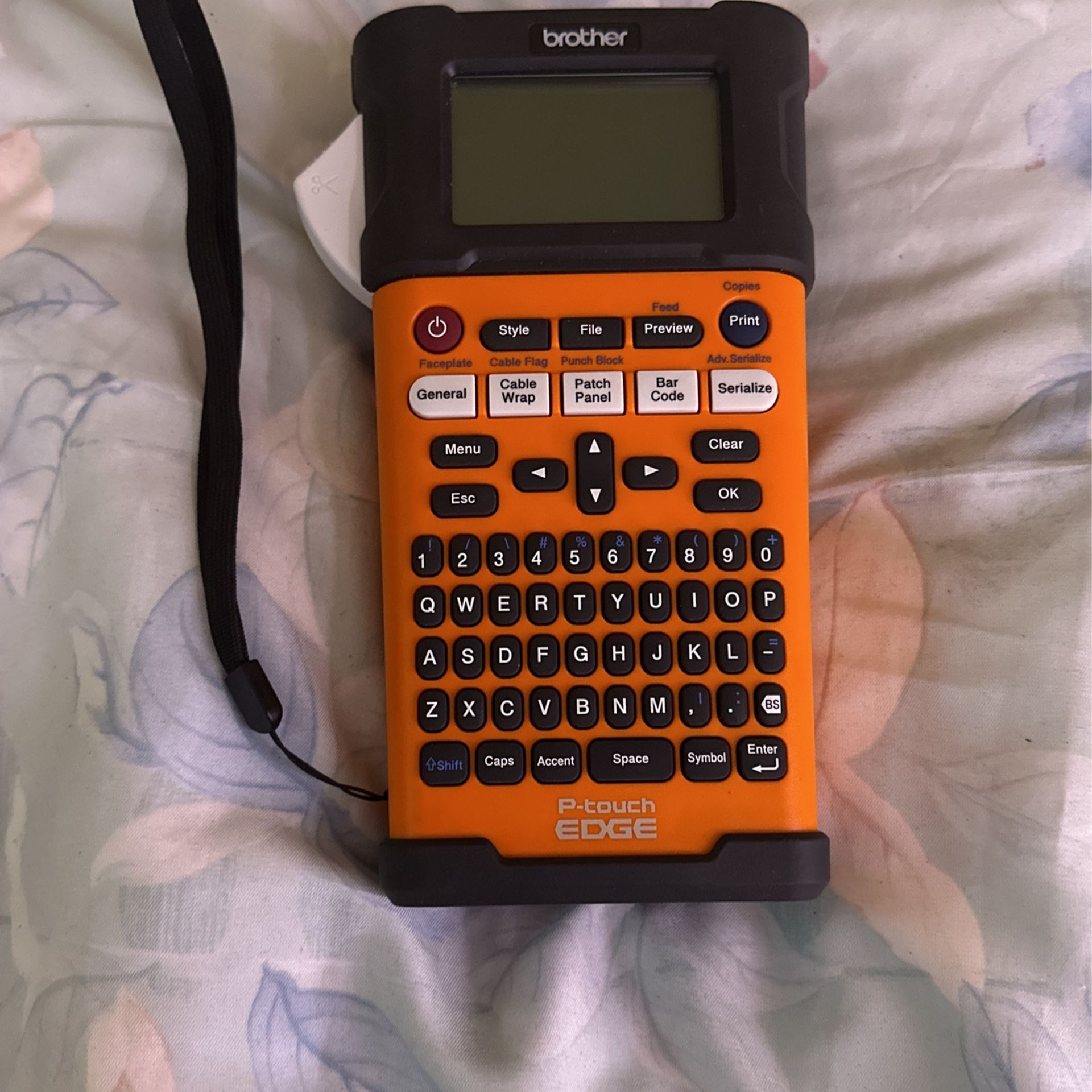 Brother Mobile PTE500 Handheld Labelling Tool, USB Interface, Li-ion ...