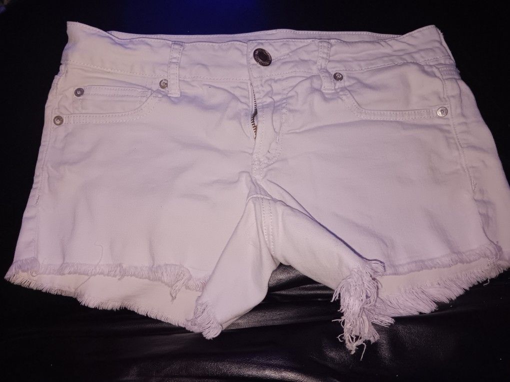 American Eagle Outfitters Shorts (Size 6)