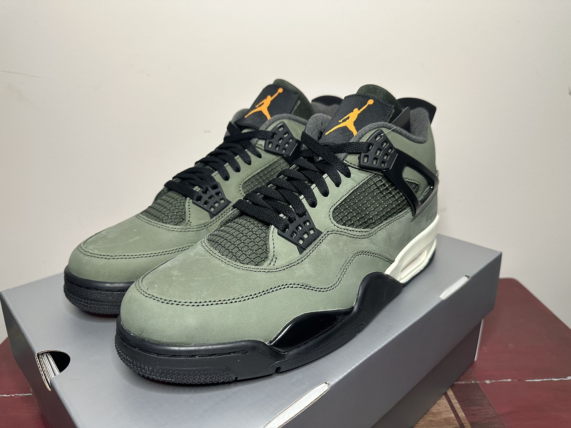 Nike Jordan 4 Undefeated 