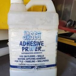 Adhesive primer 3/4 full