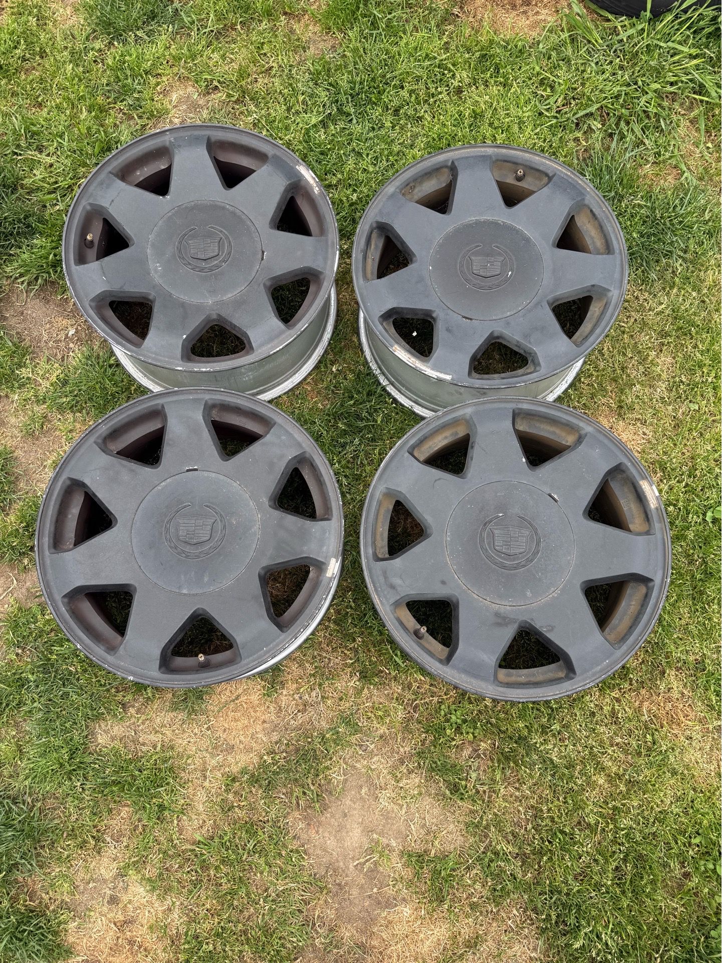 2003 Caddilac Escalade 17” Wheels