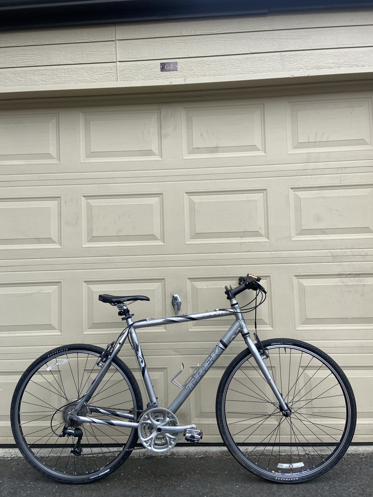 Trek 7300 FX Hybrid Bike – 24-Speed – 700c Wheels