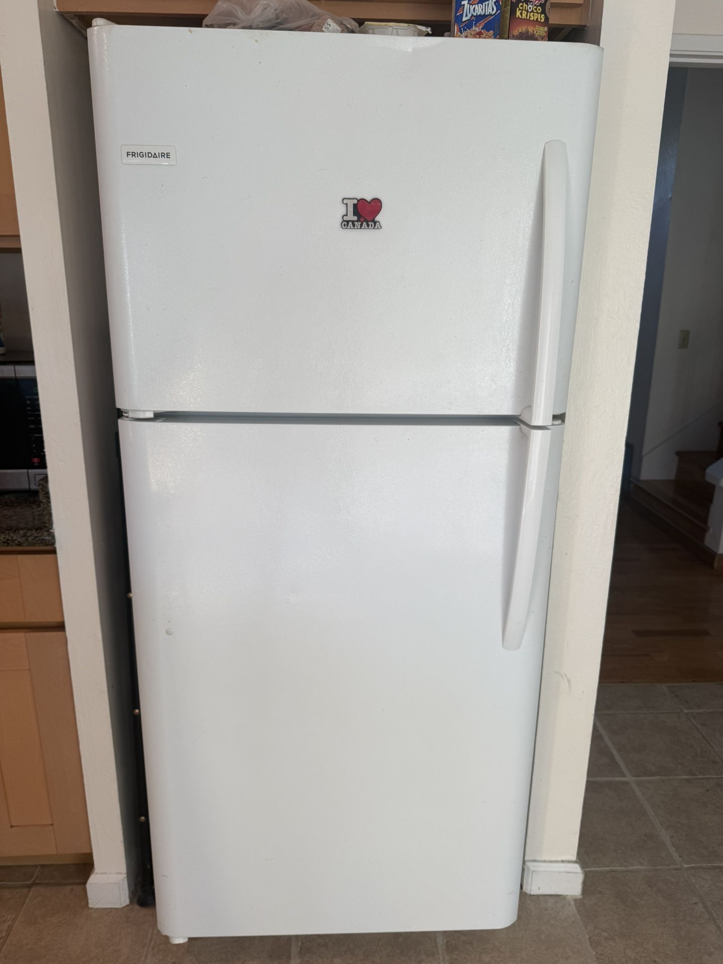 Refrigerator Fridge And Freezer Excellent Condition