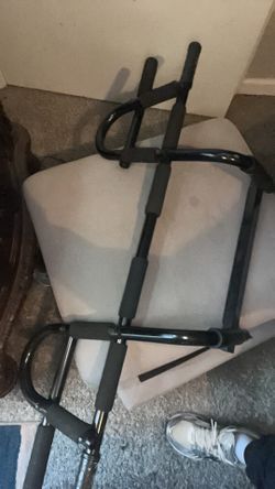 Athletic Pull Up Bar