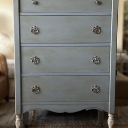 Beautiful Refurbished Antique 4 DRAWER DRESSER- Delivery Available! 