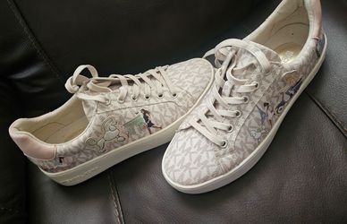 Womens Tennis shoes