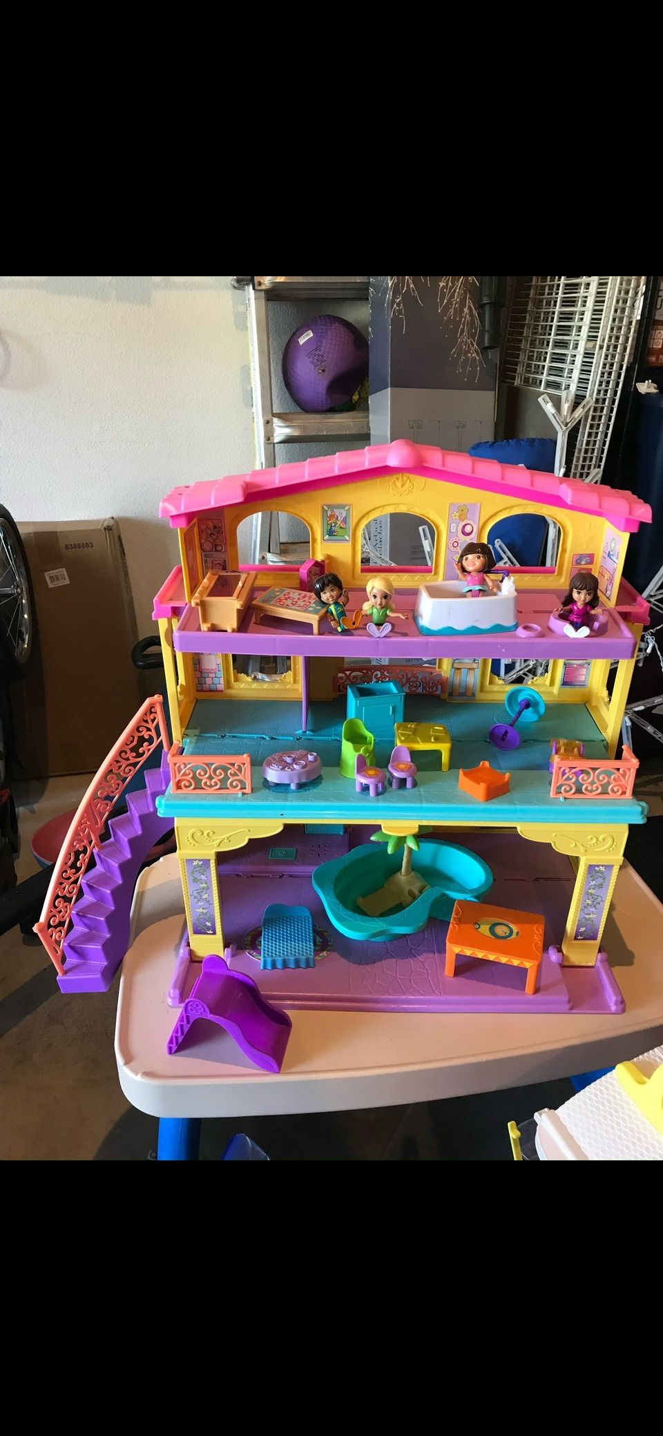 Dora The Explorer Fun House