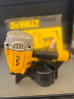 DEWALT 15° COILFREIMING NEILER
