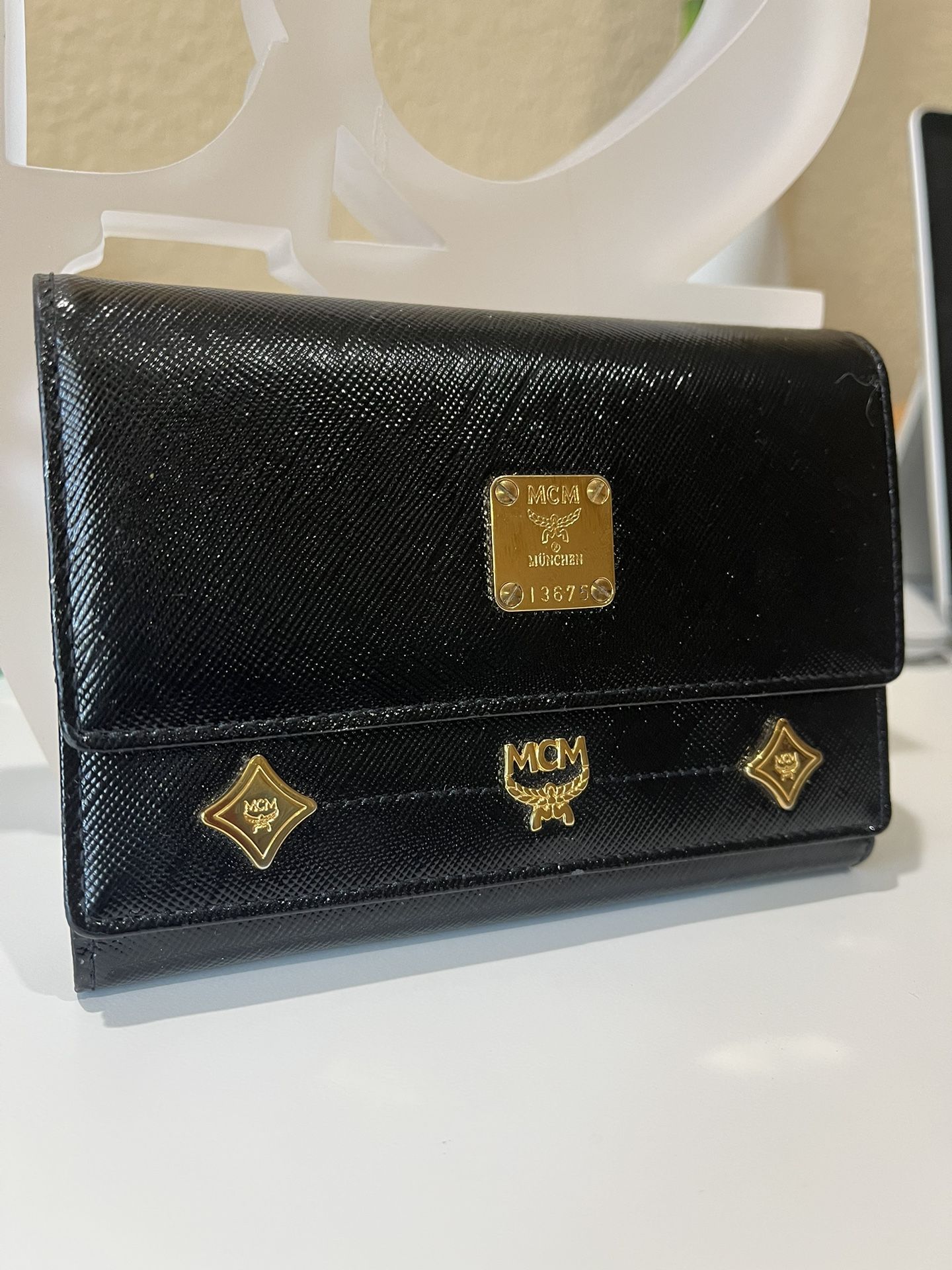 Authentic Chanel Black Calfskin Leather CC Logo Bifold Long Wallet for Sale  in Ewa Beach, HI - OfferUp