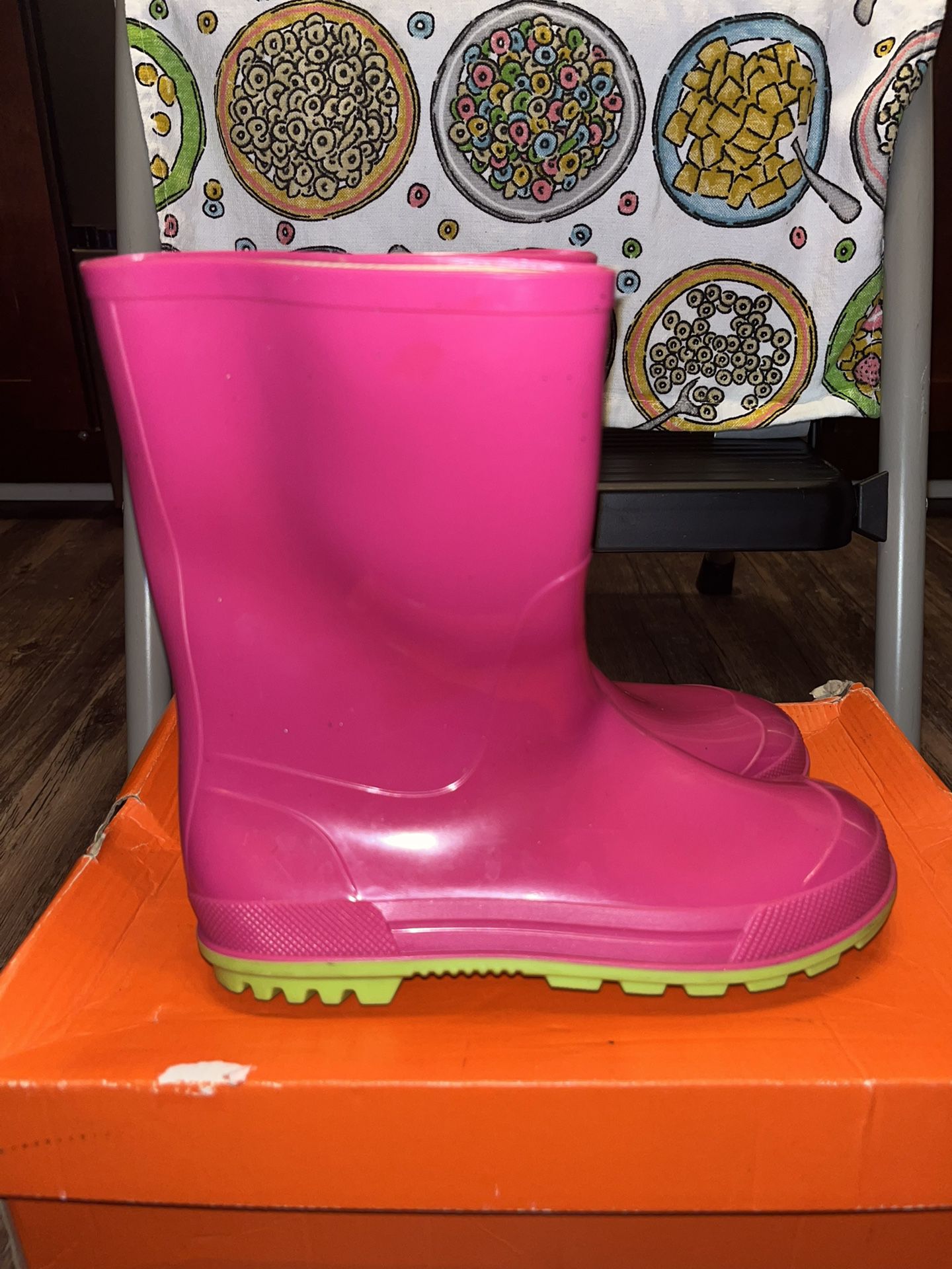 youth pink green rain boots size 2/3 $7