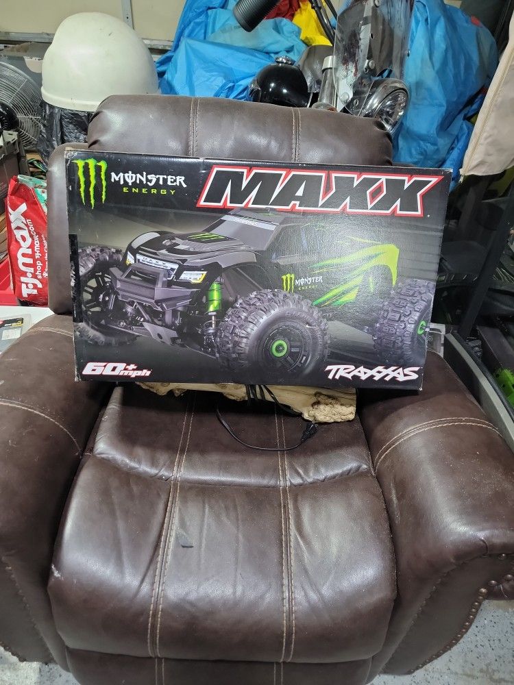 Monster Maxx car