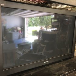 50 Inch Tv   Plasma With Wall Mount Bracket