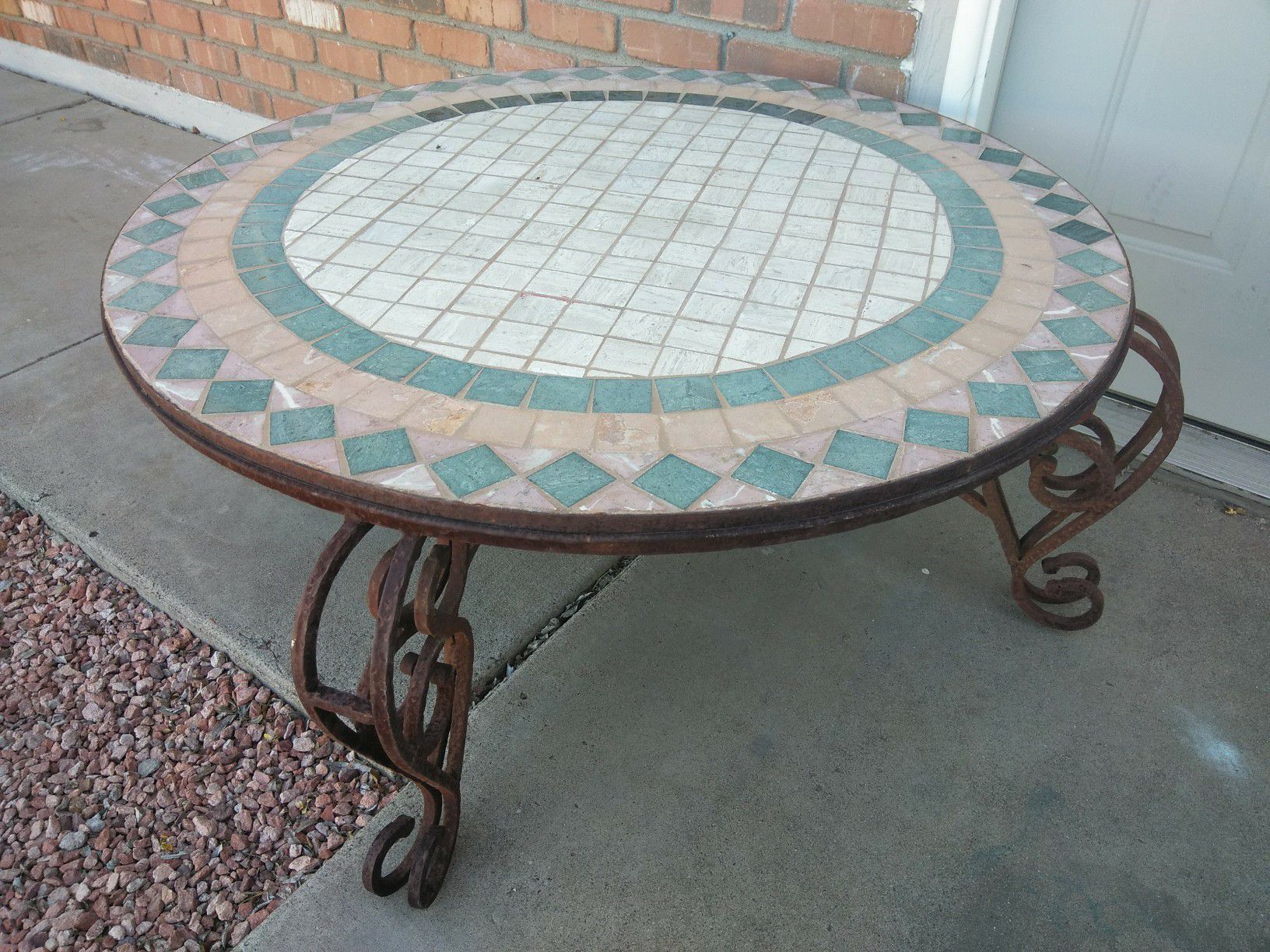 Outdoor Round Concrete Patio Table with Mosaic Top