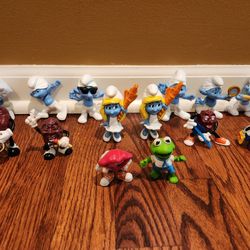 ☄️Read for Price Break☄️Figurine Bundle☄️Vintage Smurf/Smurfs & California Raisins
