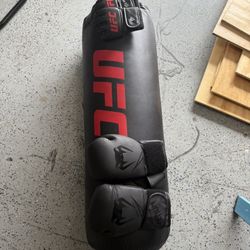 UFC punching bag, UFC MMA gloves/ VENUM boxing gloves included