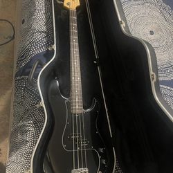 2003 Vintage American Fender Pbass  Flawless Case Queen Condition