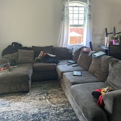 Sectional couch 