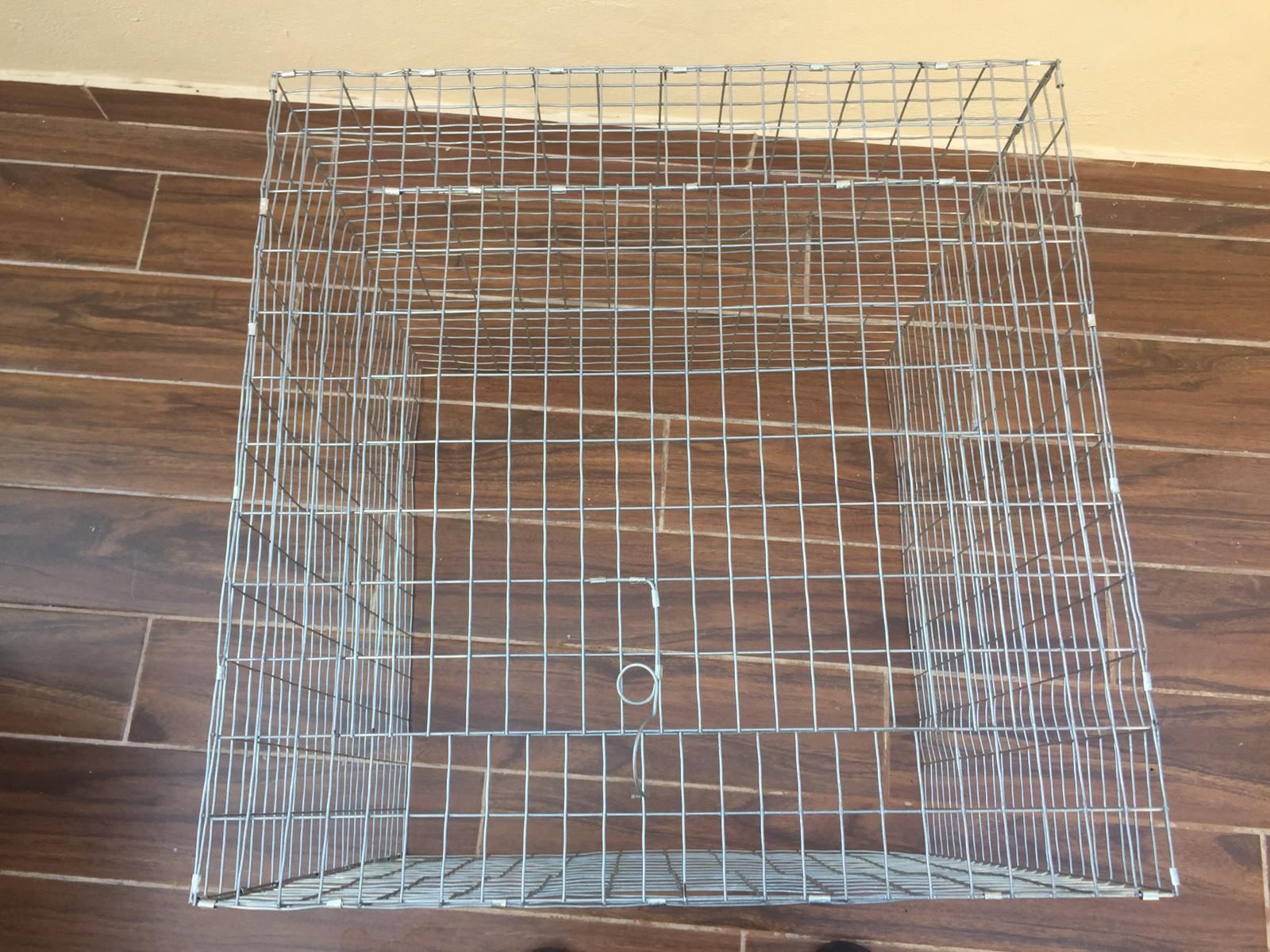 Jaulas para gallos finos.