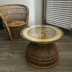 Beautiful Two-Piece Wicker Furniture Set!