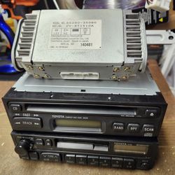 Toyota Radio & CD Player And Amp