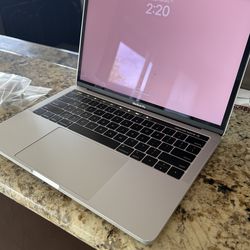 Apple laptop