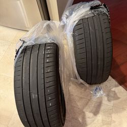 2 Michelin Pilot Sport 4 Tires 245/45R 19 Off Tesla Model S
