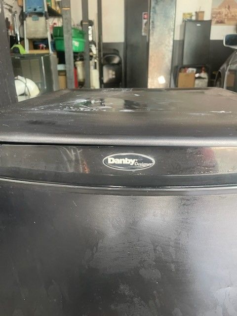 4.4 Cubic Ft Mini Fridge 