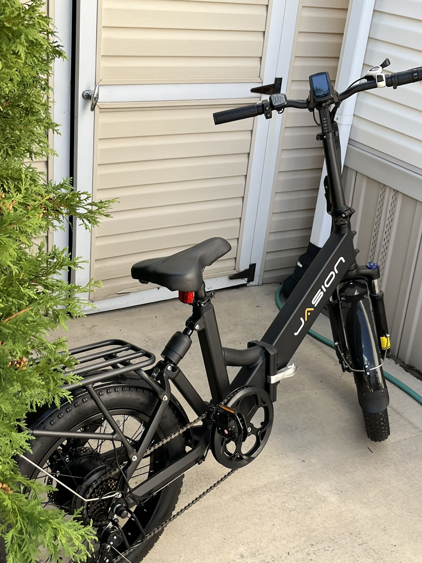 2 Jaison E-Bikes