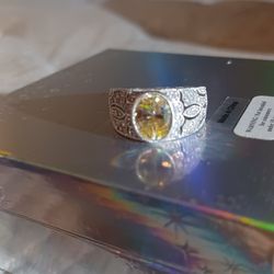 Anillo de plata con Piedra amarilla