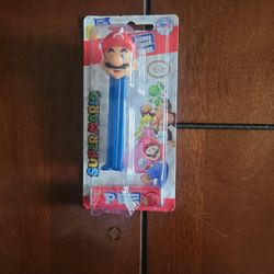 Super Mario Pez Candy And Dispenser 