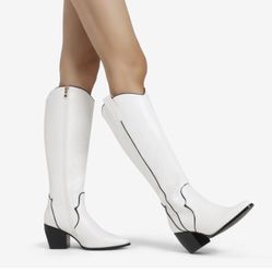 New Ladies Size 8 Boots 