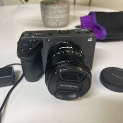 Sony FX30 Camera Bundle + YNlens 11mm f/1.8 + Charger - Excellent Condition