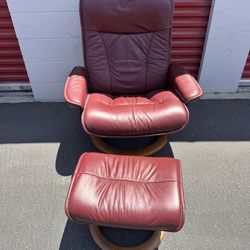 Ekornes Stressless Burgundy Leather Reclining Swivel lounge chair ottoman