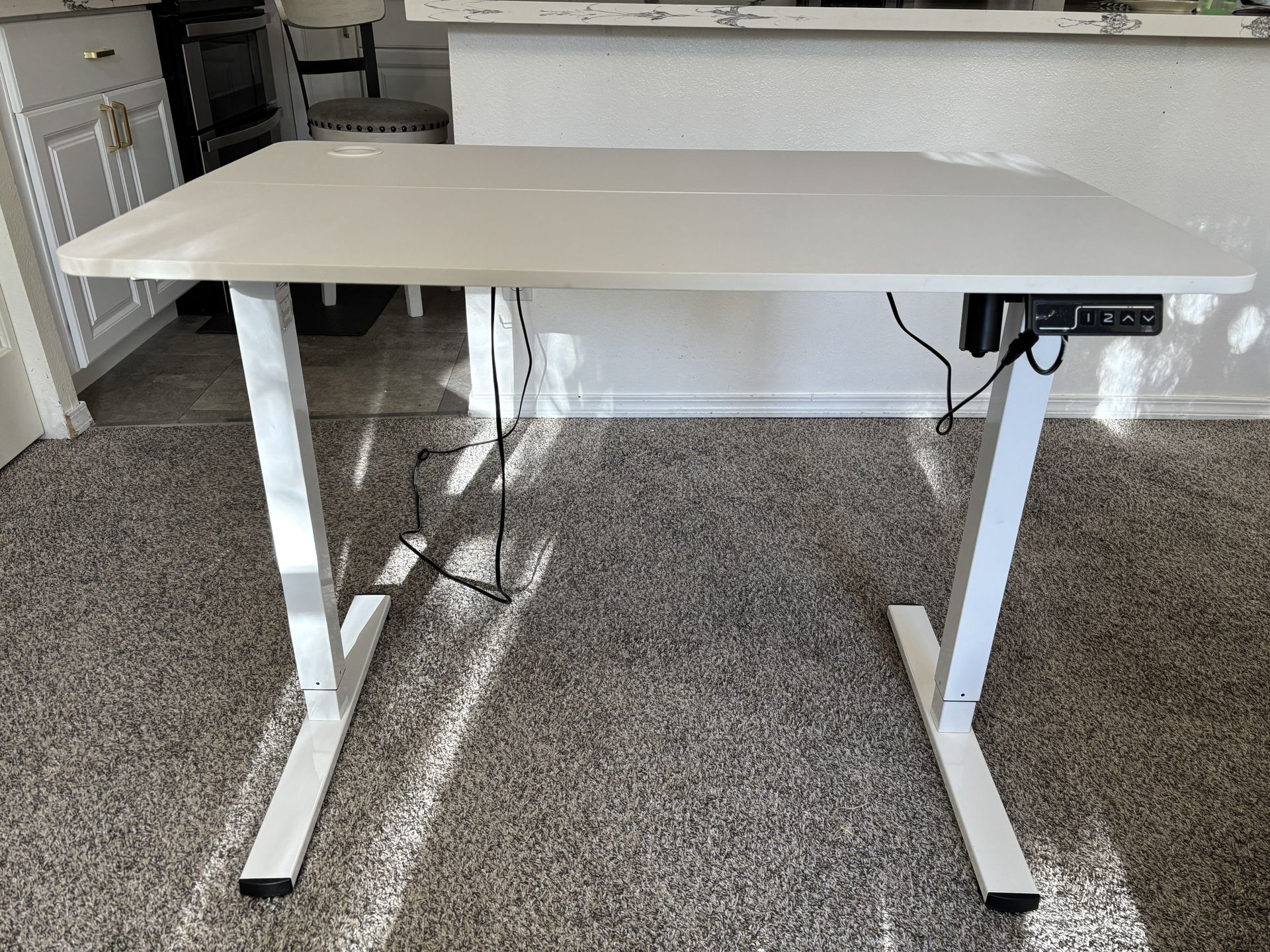 Ergonomic Adjustable Desk β Excellent Condition! β¨ Β