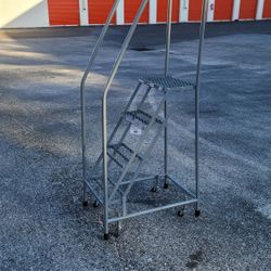  Safety Angle Rolling 4 Step Platform Ladder