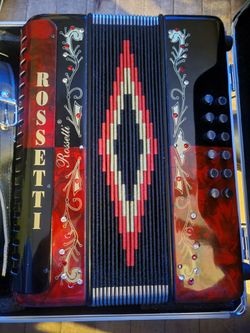 BRAND NEW Rosetti SOL accordion + warranty