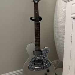 Yamaha AES500 Electric Guitar 🎸 