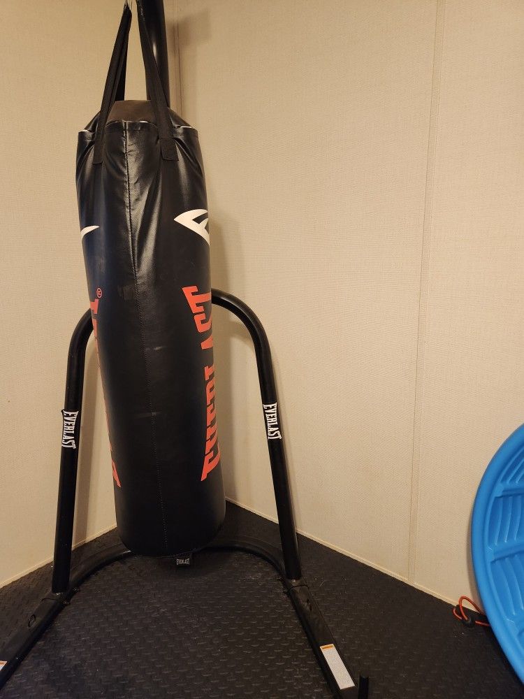 100 Pound Bag And Stand